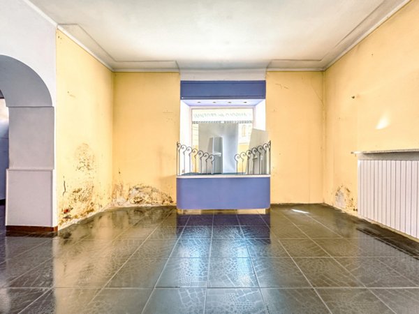 negozio in vendita a Borgosesia