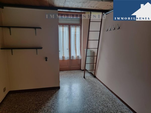 locale commerciale in vendita a Borgosesia