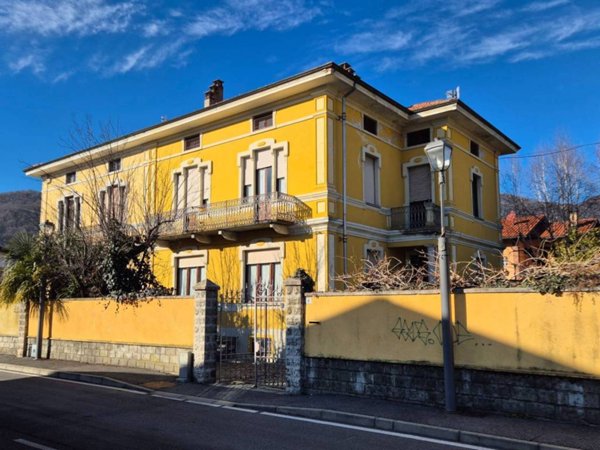 casa indipendente in vendita a Borgosesia