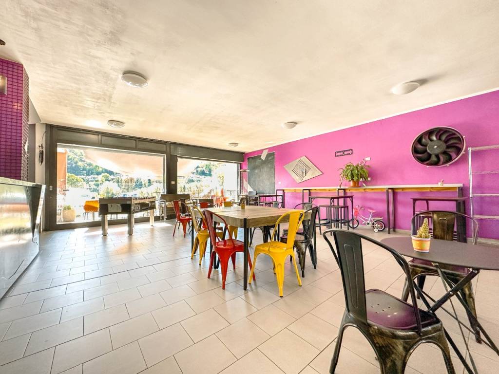 negozio in vendita a Borgosesia