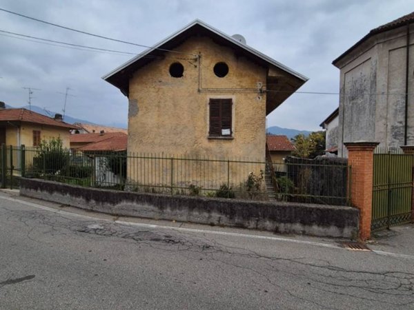 casa indipendente in vendita a Borgosesia