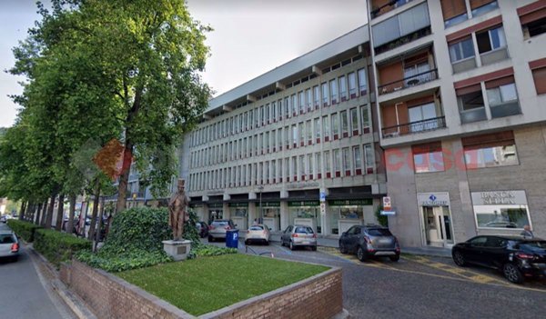 locale di sgombero in vendita a Borgosesia