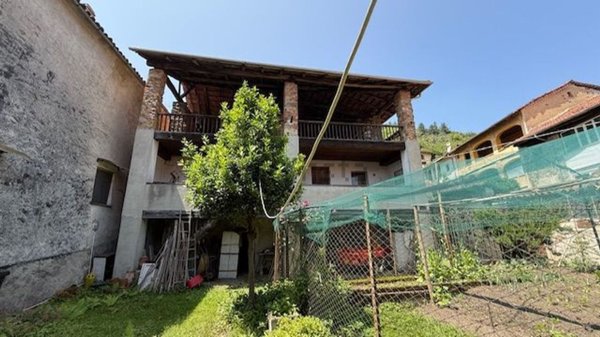 quadrivano in vendita a Borgosesia