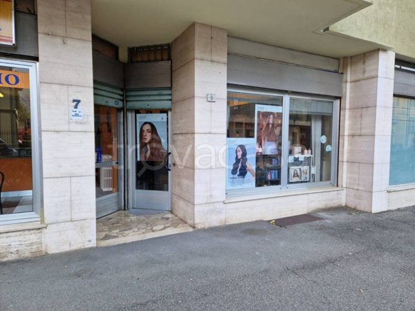 negozio in vendita a Borgosesia