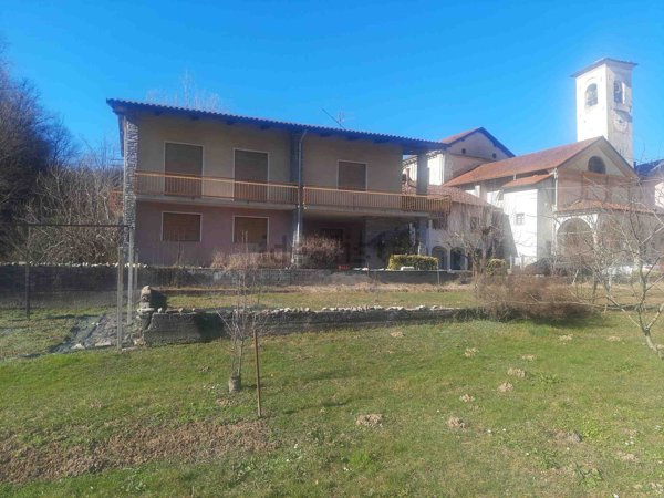 casa indipendente in vendita a Borgosesia