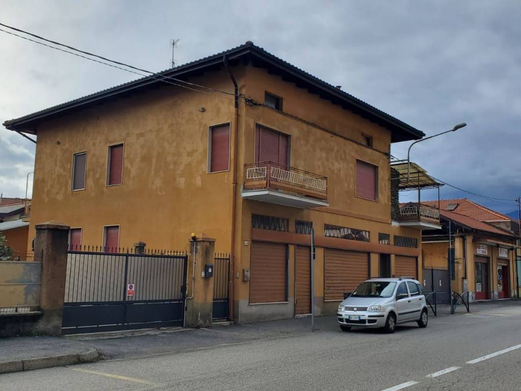 casa indipendente in vendita a Borgosesia