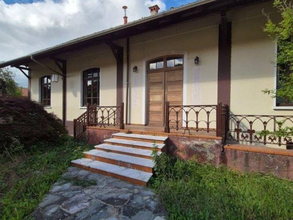 negozio in vendita a Borgosesia