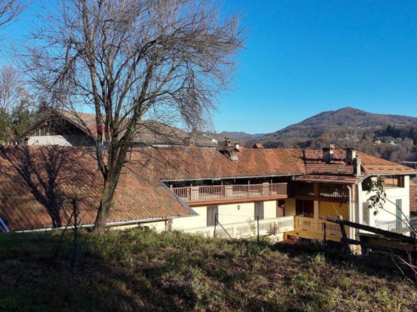 casa indipendente in vendita a Borgosesia