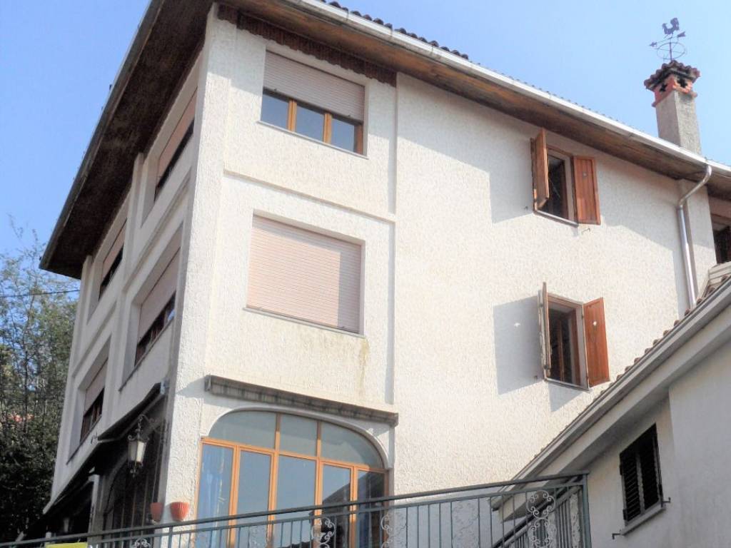 casa indipendente in vendita a Borgosesia
