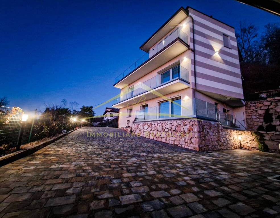 appartamento in vendita a Borgosesia