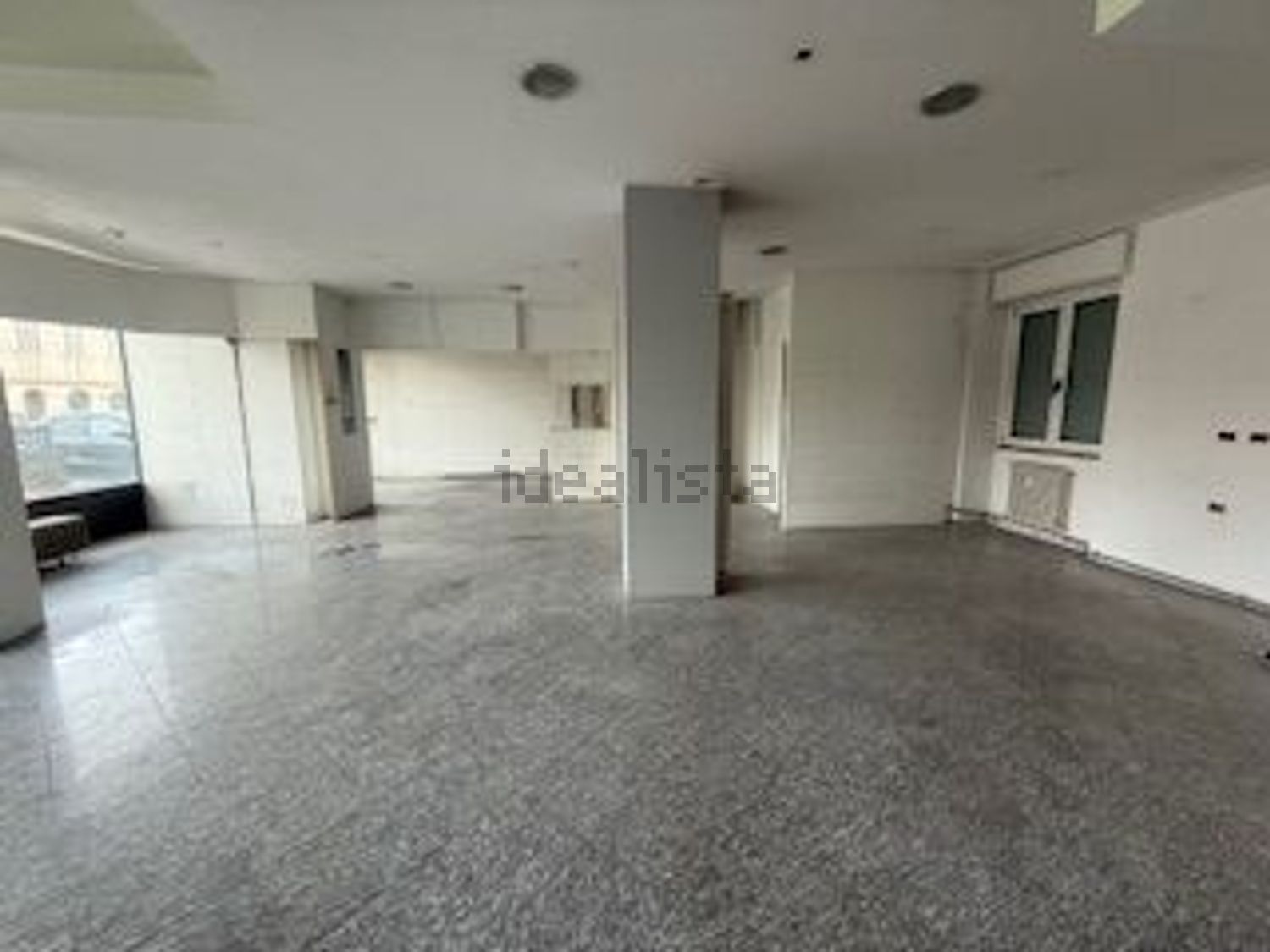 locale commerciale in vendita a Borgosesia