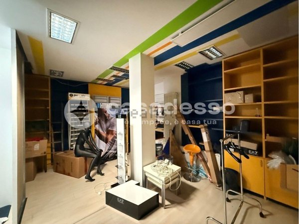 locale commerciale in vendita a Borgosesia