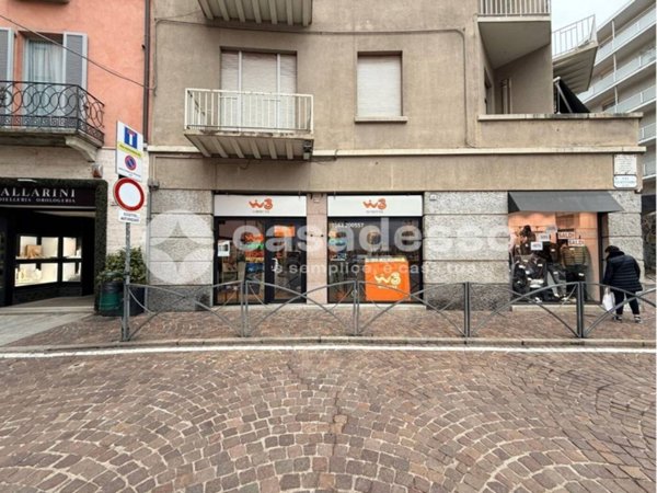 negozio in vendita a Borgosesia