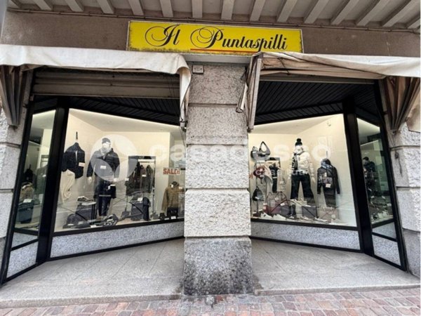 negozio in vendita a Borgosesia
