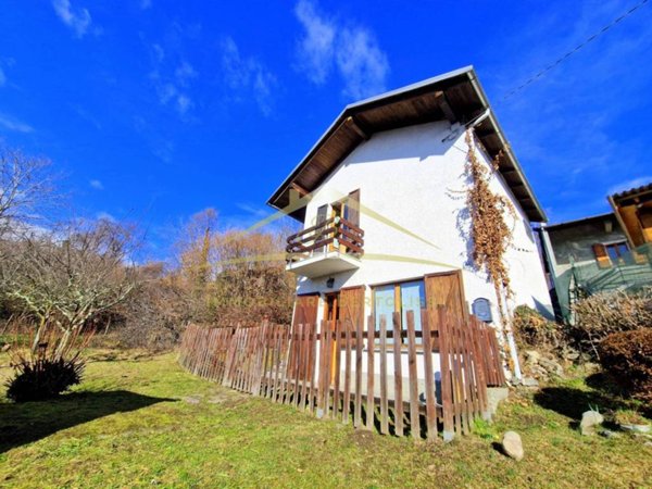casa indipendente in vendita a Borgosesia