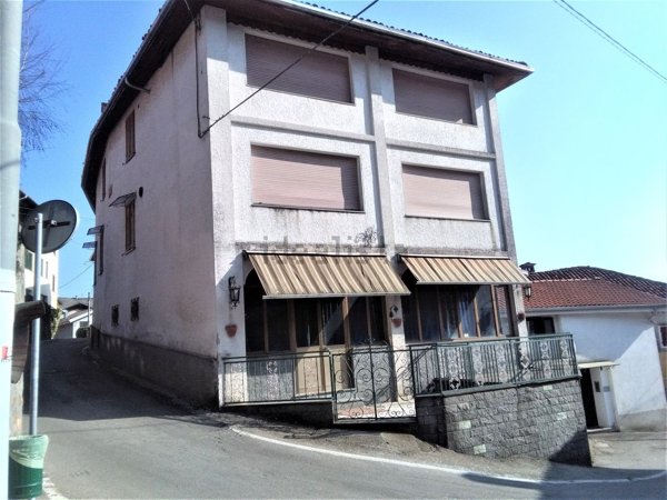 casa indipendente in vendita a Borgosesia
