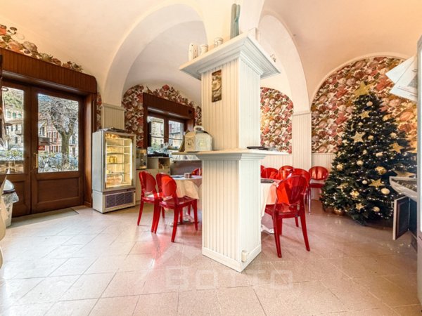 locale commerciale in vendita a Borgosesia