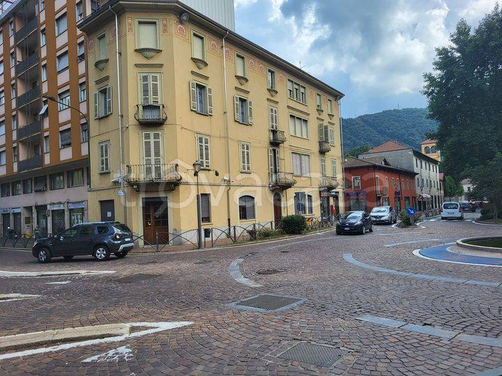 negozio in vendita a Borgosesia