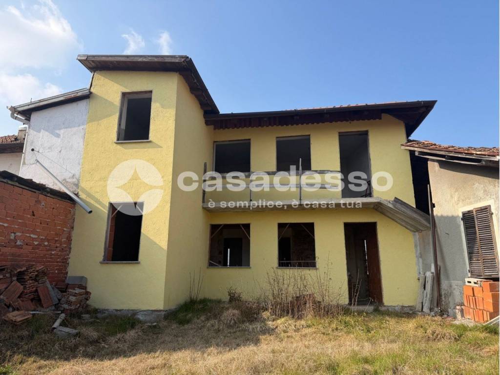 casa indipendente in vendita a Borgosesia