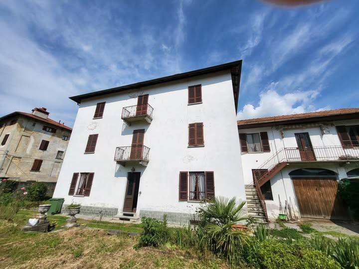 casa indipendente in vendita a Borgosesia