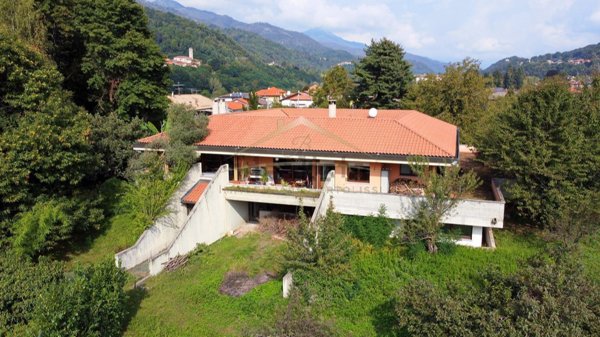 casa indipendente in vendita a Borgosesia