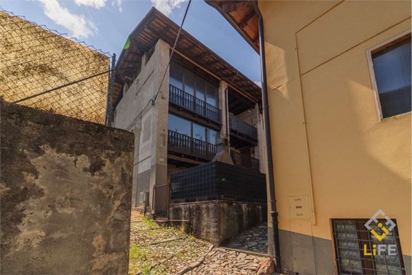casa indipendente in vendita a Borgosesia