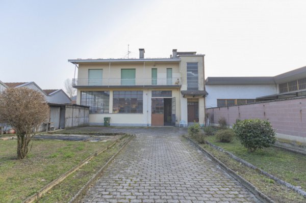 casa indipendente in vendita a Borgosesia