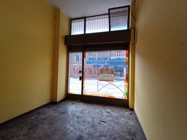 negozio in vendita a Borgosesia