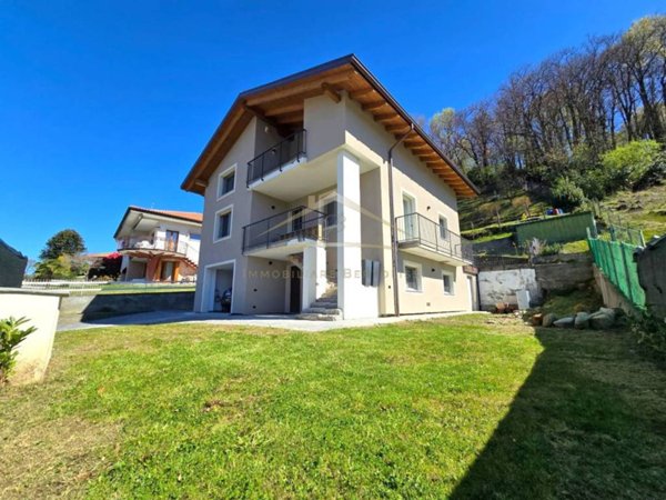 casa indipendente in vendita a Borgosesia
