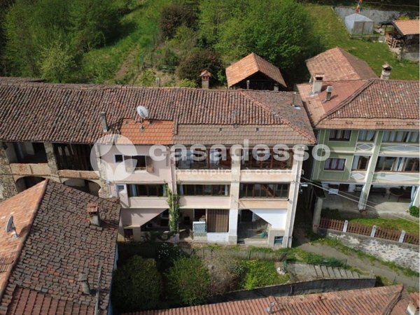 casa indipendente in vendita a Borgosesia