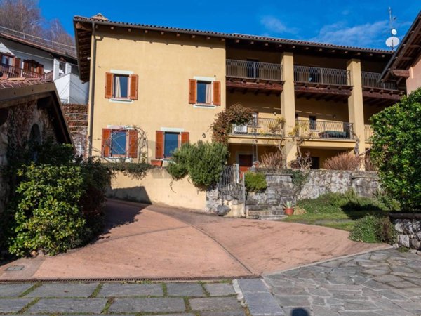 casa indipendente in vendita a Borgosesia