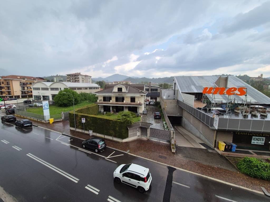 appartamento in vendita a Borgosesia