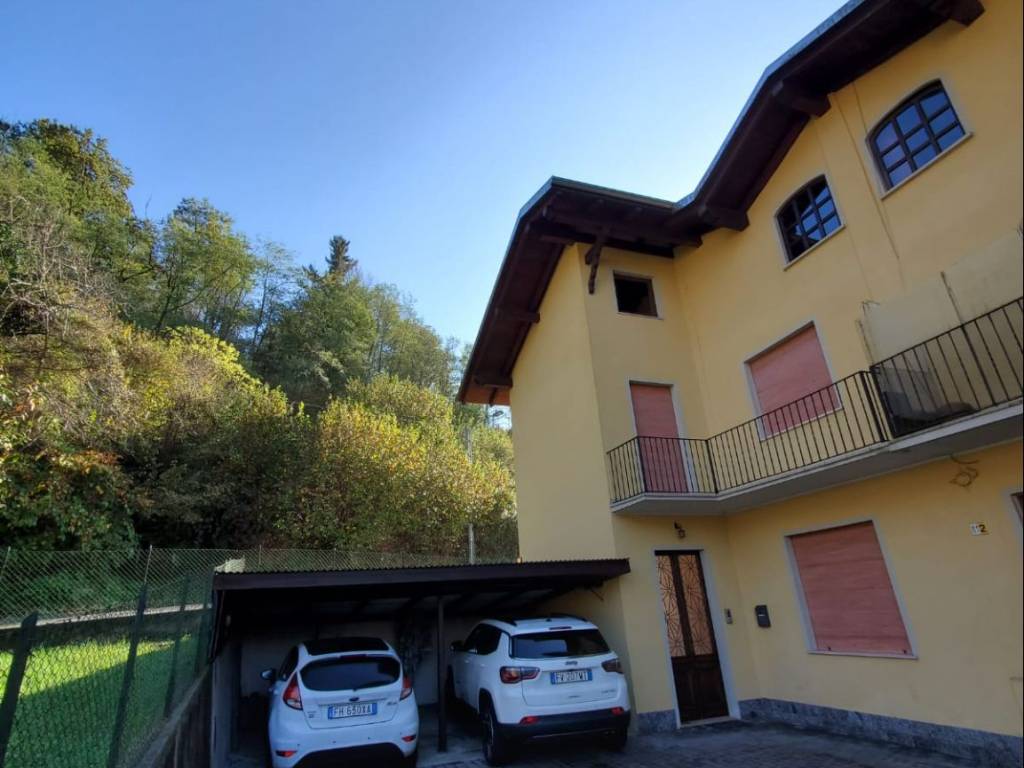 casa indipendente in vendita a Borgosesia