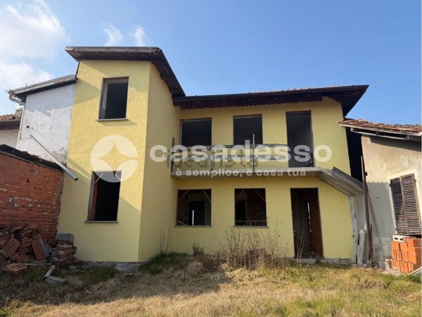 casa indipendente in vendita a Borgosesia
