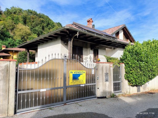 casa indipendente in vendita a Borgosesia