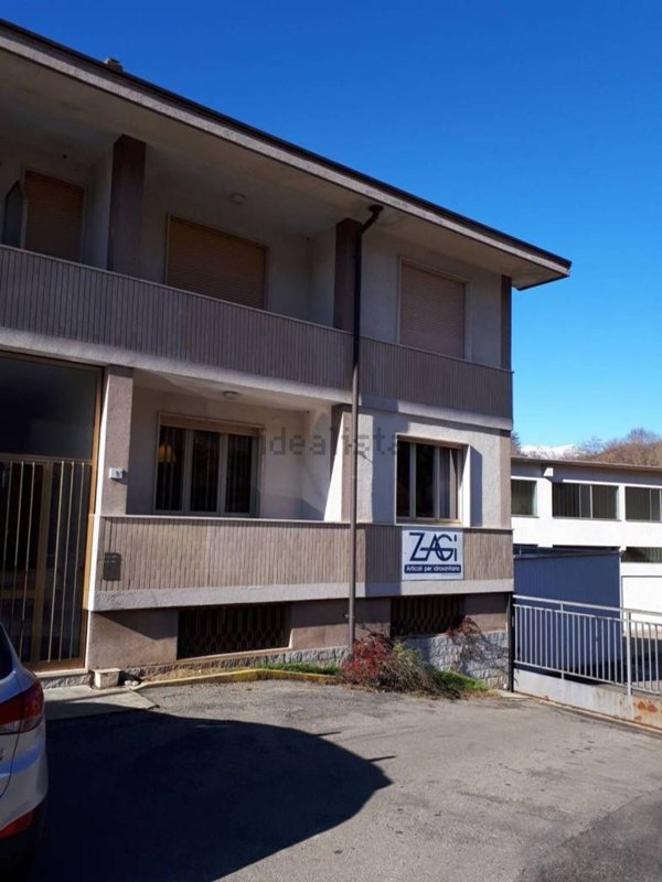 capannone in vendita a Borgosesia