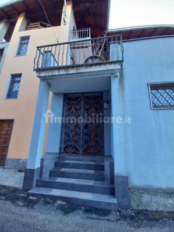 casa indipendente in vendita a Borgosesia