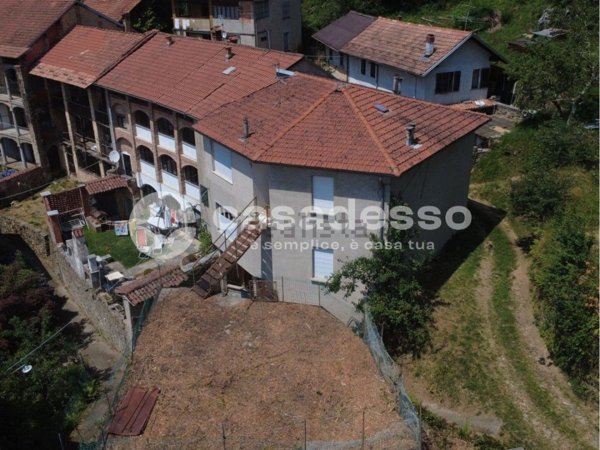 casa indipendente in vendita a Borgosesia