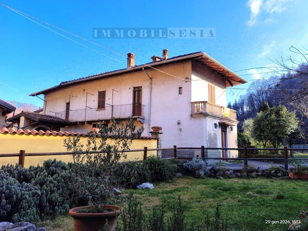 casa indipendente in vendita a Borgosesia