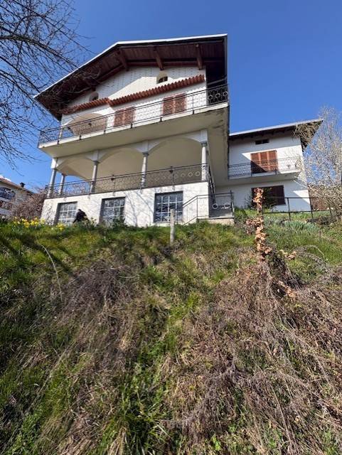 casa indipendente in vendita a Borgosesia