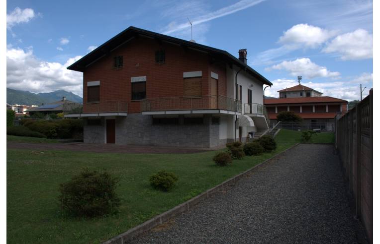 casa indipendente in vendita a Borgosesia