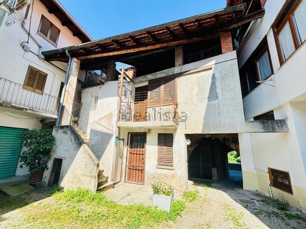 casa indipendente in vendita a Borgosesia