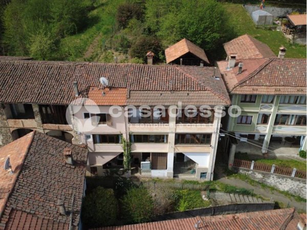 casa semindipendente in vendita a Borgosesia