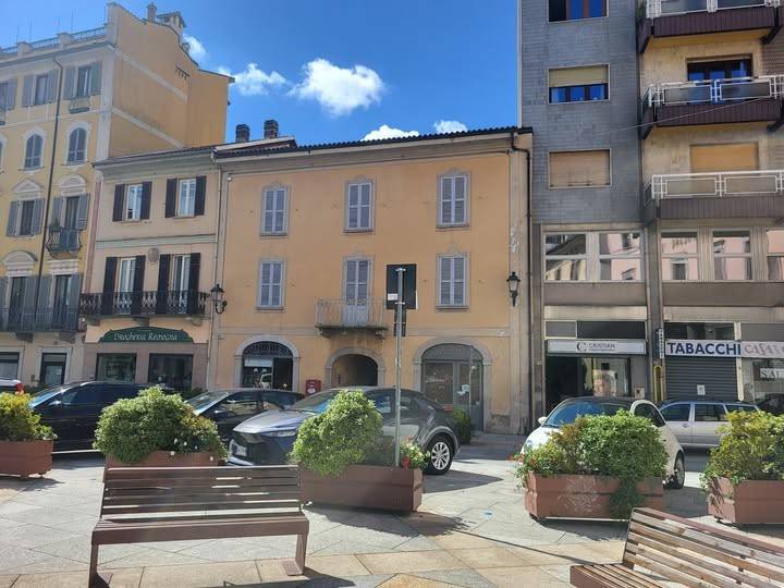 intera palazzina in vendita a Borgosesia