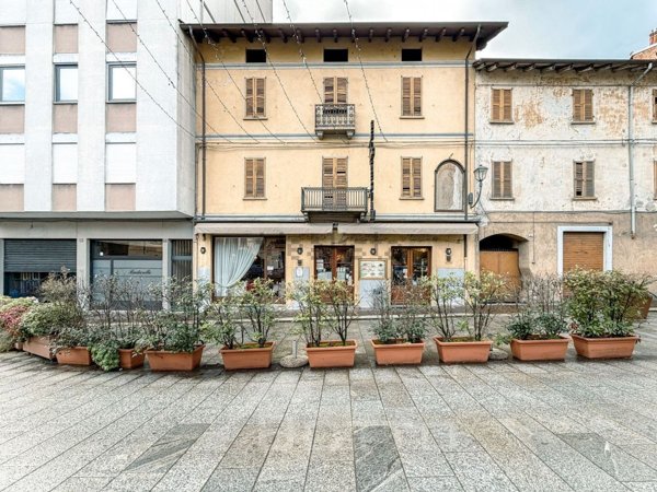 locale commerciale in vendita a Borgosesia