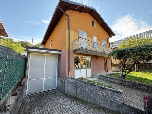casa indipendente in vendita a Borgosesia