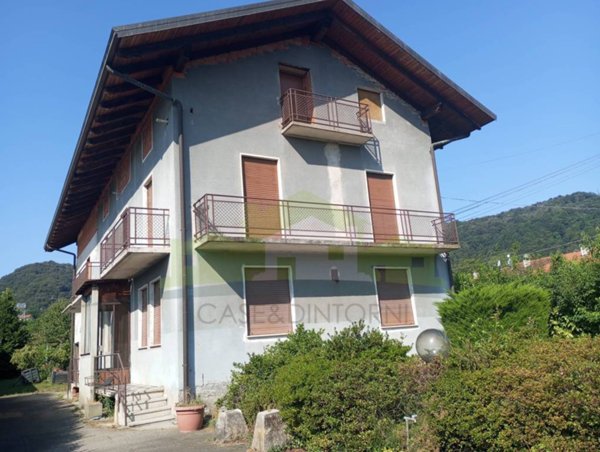 casa indipendente in vendita a Borgosesia