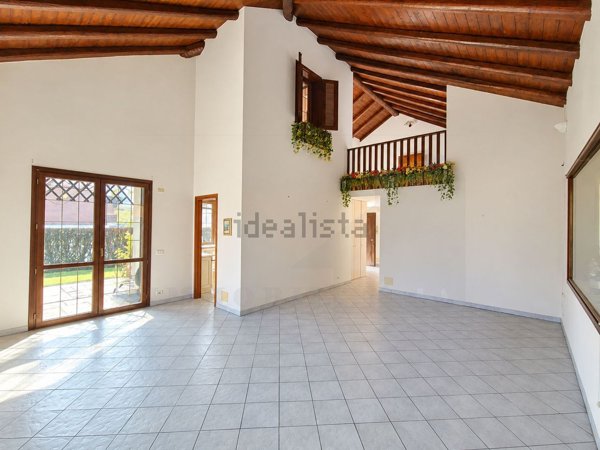 casa indipendente in vendita a Borgosesia