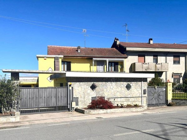 casa indipendente in vendita a Borgo Vercelli