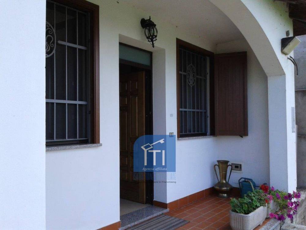 casa indipendente in vendita a Borgo Vercelli